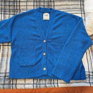 Abercrombie & Fitch short cardigan size S front pockets color blue
